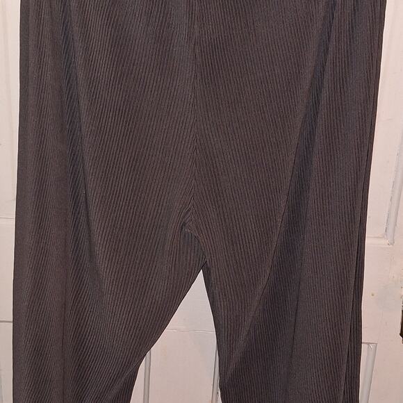 Women's Plus Size 20 Pretty Little Thing‎ Ribbed Flowy Wideleg Pullon Pants - Picture 6 of 6